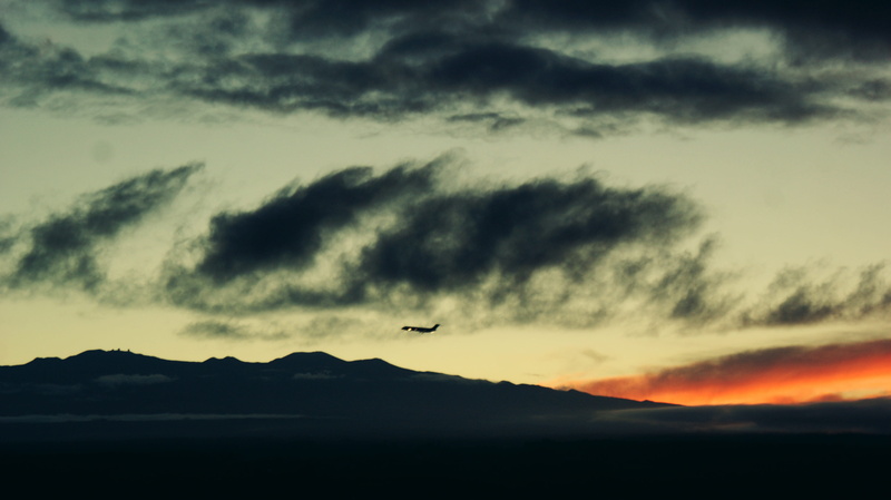 fast, mountains, cloud - sky, departure, tourism, air vehicle, mode of transportation, aircraft, animals in the wild, vacation, landing, mauna kea, business