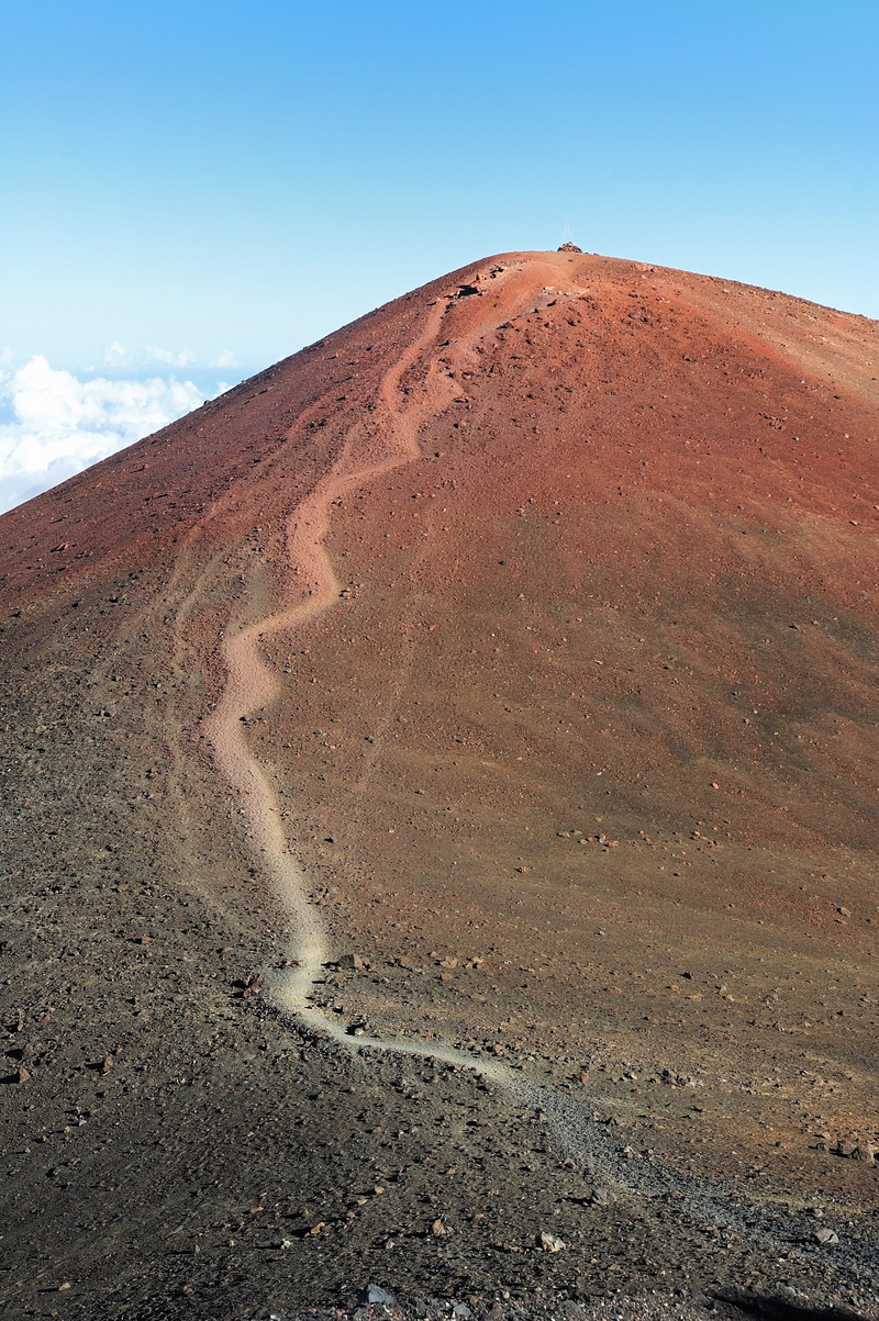 beauty in nature, landscape, climate, scenics - nature, outdoors, mountain, top, hill, no people, peak, remote, brown, mauna kea, blue, summit, idyllic