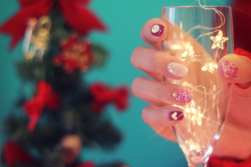 day, focus on foreground, party - Social Event, human finger, glowing, string, body part, illuminated, christmas Ornament, new Years Eve, light, wine, human hand
