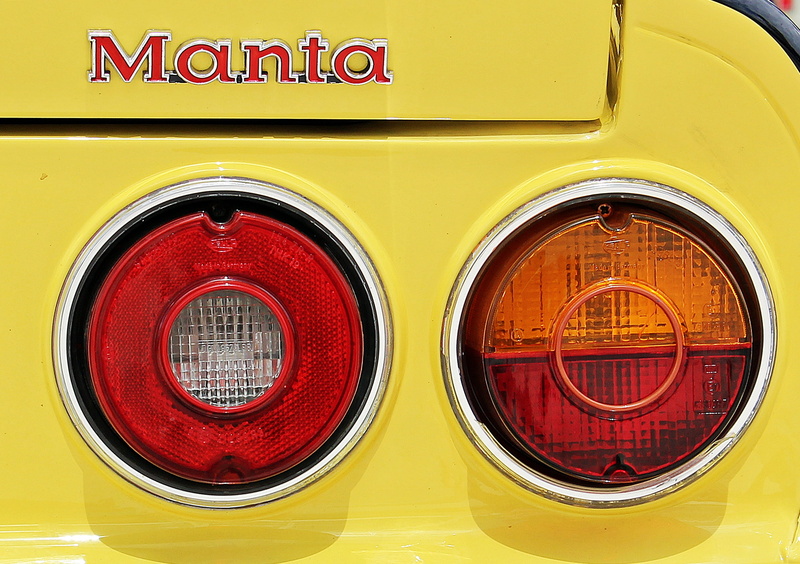 full frame, land vehicle, logo, backgrounds, retro, nostalgia, outdoors, auto, red, school bus, automotive, vehicle, rear lights, emblem, classic, cult car