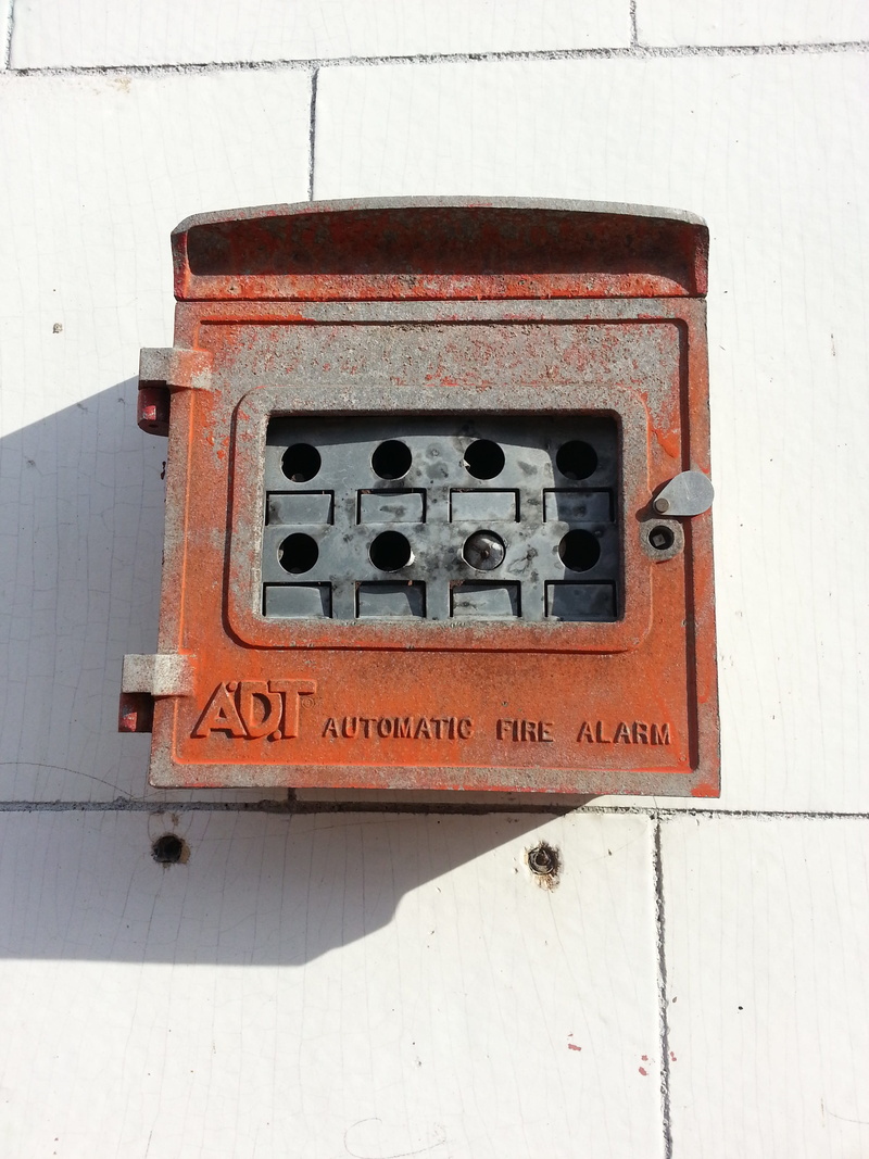 number, technology, 2K, public safety, city, rusty, Old, connection, Broken, old-fashioned, chicago, wall - building feature, retro, urban, electricity