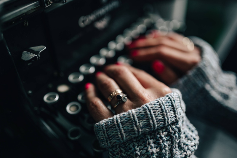 adults only, human finger, nostalgia, Woman, one Person, people, retro Styled, writer, technology, human Hand, females, old-fashioned, typewriter, caucasian Ethnicity