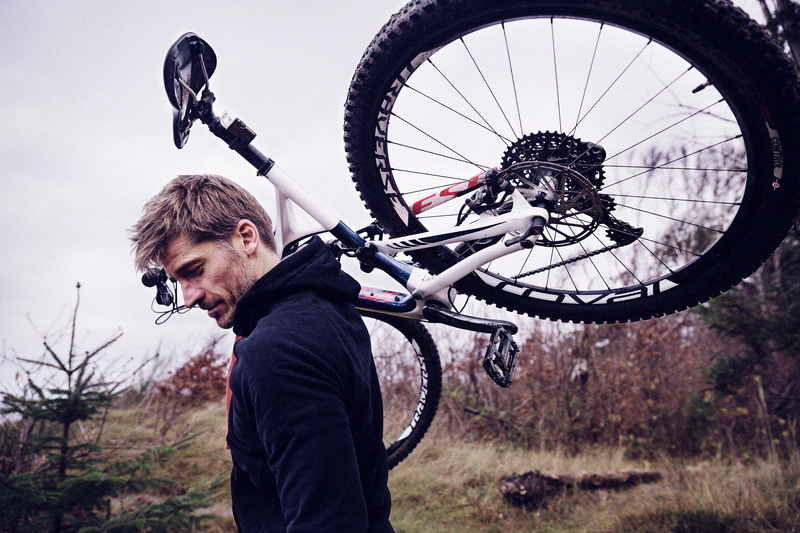 Red Bulletin, Nikolaj Coster-Waldau, nature, Simon Emmett, bike, 4K, photographer, actor