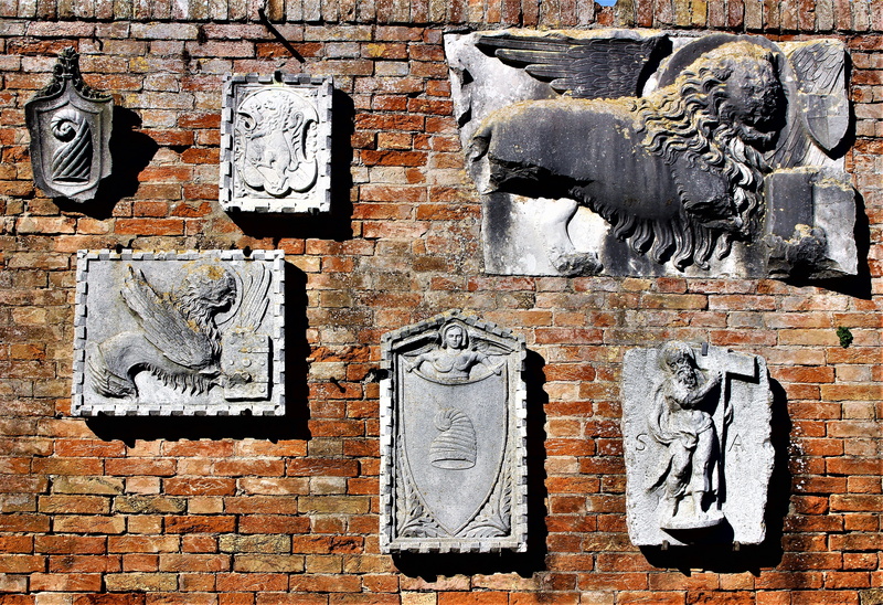 4K, venice, lion, full frame, art and craft, wall - building feature, brick, sculpture, human representation, helgonbild, antique, outdoors, art, statue