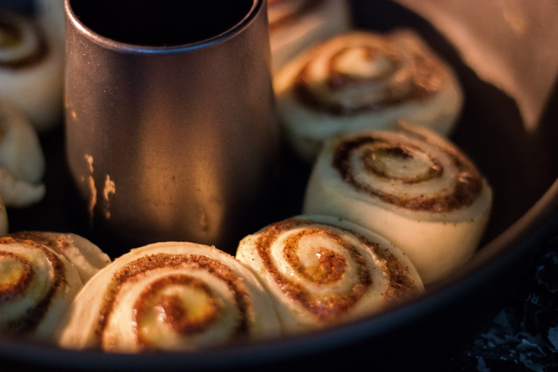 spiral, snack, selective focus, baking, freshness, bread, muffins, swirl, close-up, drink, brown, tasty, cinnamon, bun, fresh, sticky, sugar, still life