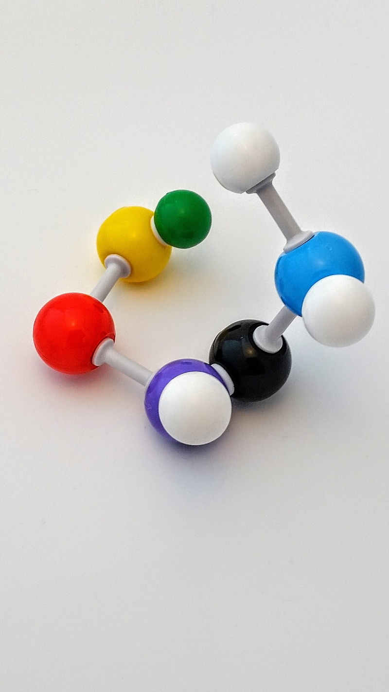 choice, table, large group of objects, blue, indoors, healthcare and medicine, Molecule, medicine, ball, still life, variation, group of objects, thumbtack