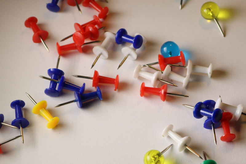 green, thumbtack, variation, large group of objects, indoors, connection, no people, still life, blue, close-up, push pins, white background, western script