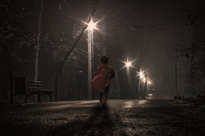 people, fight, full length, nighttime, lamp post, plant, brave, standing, outdoors, lighting equipment, rear view, night, women, sidewalk, light, lamp