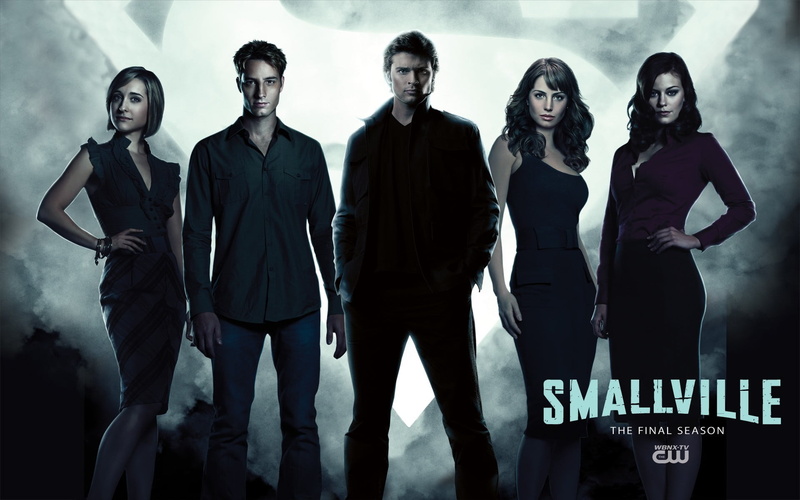 portrait, group of people, Erica durans, Cassidy Freeman, standing, Tom welling, three quarter length, adult, Superman, looking at camera, young women