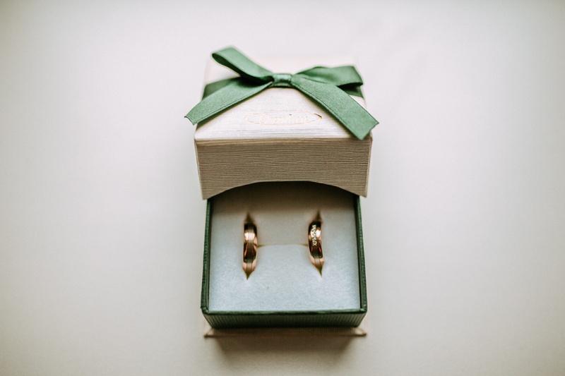 investment, no people, wedding, wedding ring, indoors, ring, cut out, finance, green color, 5K, toy, colored background, container, close-up, engagement ring