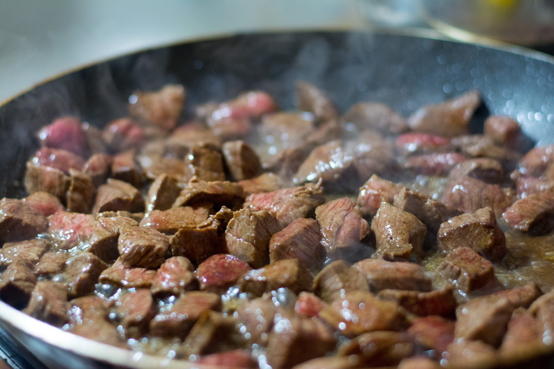 stew, cooking pan, Beef, vegetable, red meat, steam, dinner, tasty, fry, saucepan, close-up, pan, household equipment, meal, kitchen utensil, mięsko, indoors