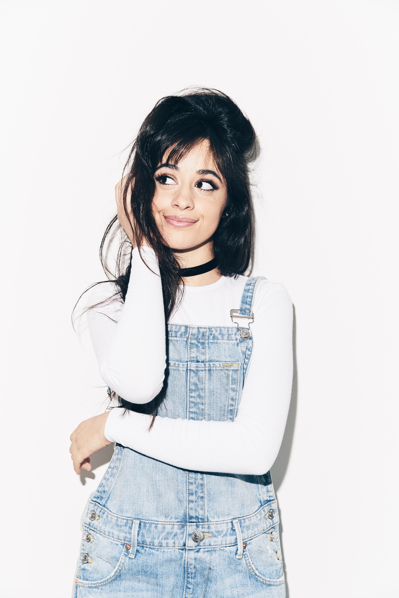 5K, brunette, simple background, women, Camila Cabello, singer