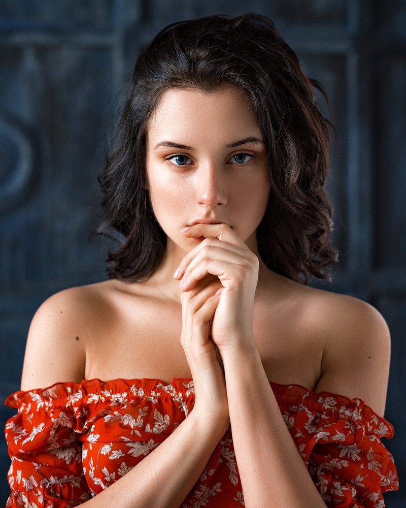 one person, contemplation, brunette, beautiful people, beauty, Max Pyzhik, bare shoulders, fashion, model, Daria Delishes, hairstyle, women, young adult
