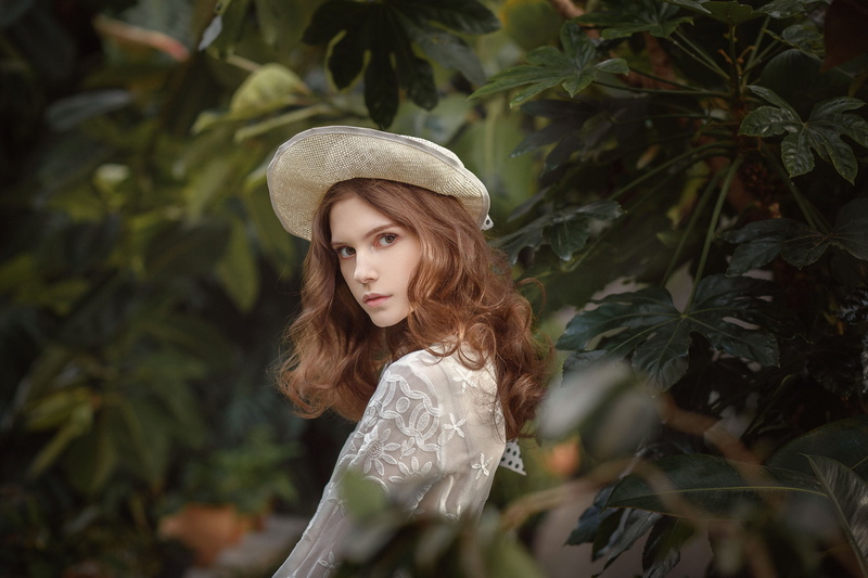 hat, model, dress, women, Elizaveta Podosetnikova, nature, women outdoors, redhead, long hair, 2K, white dress, leaves, curly hair