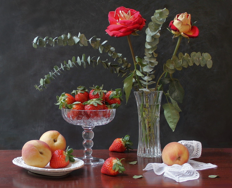 strawberry, sweet Food, no People, refreshment, glass - Material, flowers, table, gourmet, nature, multi Colored, peaches, drinking Glass, healthy Eating