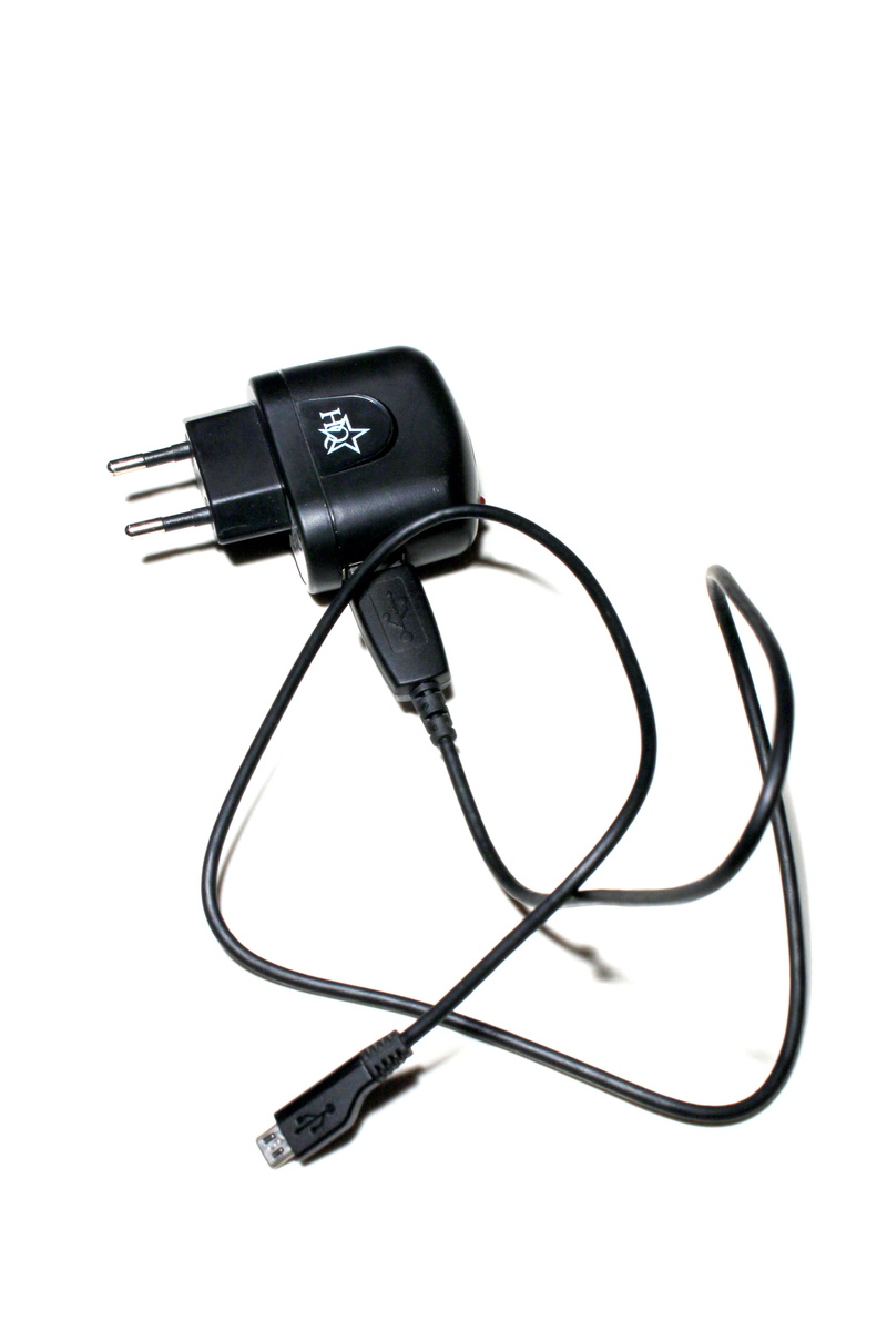 input device, electricity, Power, cable, Usb, arts culture and entertainment, copy space, high angle view, Voltage, editorial, technology, listening, indoors