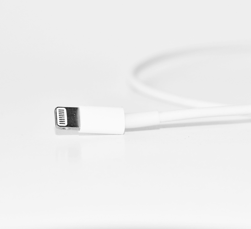 indoors, communication, white, 2K, charger, still life, cable, copy space, studio shot, single object, connection, no people, equipment, white background