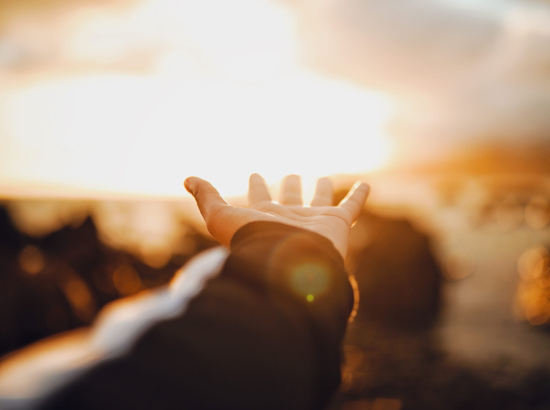 landscape, crystal, funeral, 5K, limb, focus on foreground, holding hands, body part, hand, people, concert, human foot, sky, positive emotion, nature