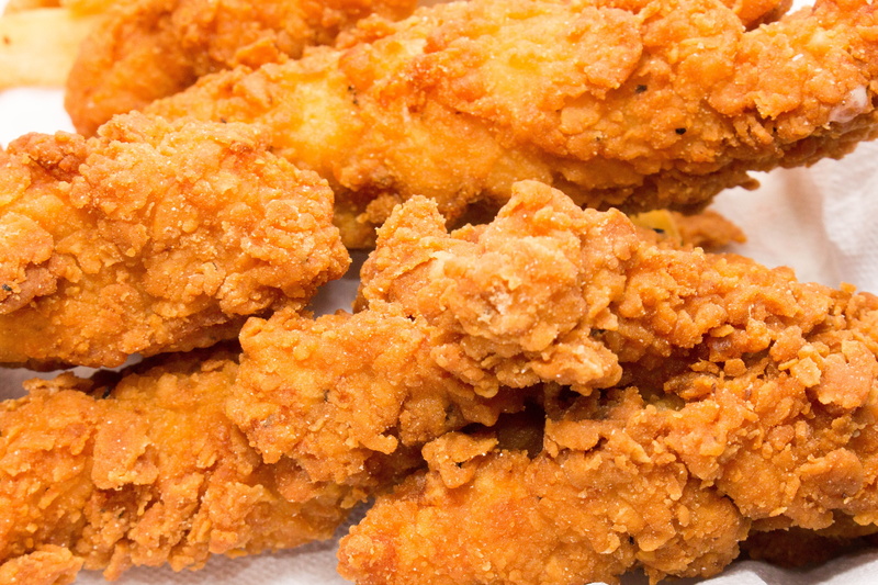lunch, fried, full frame, fast food, plate, sweet food, food, unhealthy eating, indoors, 5K, crispy, ready-to-eat, fried chicken, close-up, delicious