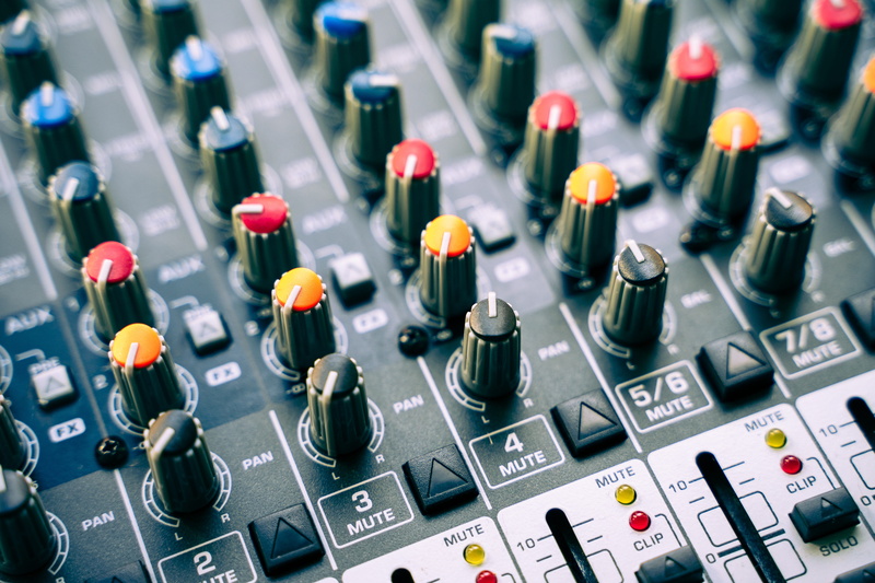 5K, backgrounds, control, sound system, control panel, electronics industry, mixing, complexity, mixer, studio, recording studio, sound mixer, music, close-up