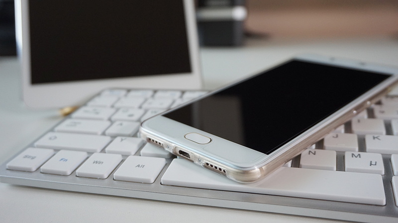computer Monitor, ipad, computer equipment, mobile Phone, desk, portability, copy Space, computer Keyboard, computer, global Communications, table, smart Phone