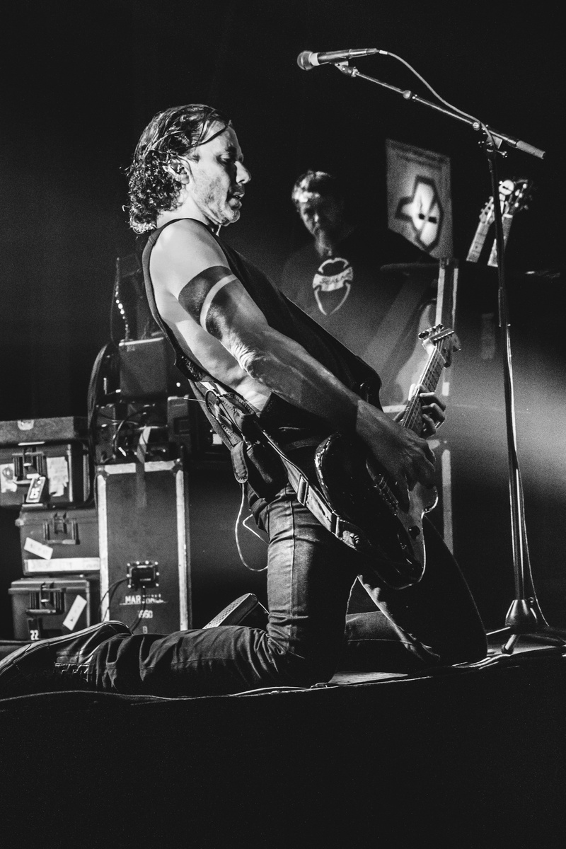 men, black-and-white, stage, musical instrument, music, arts culture and entertainment, side view, singing, string instrument, sound, person, mid adult men