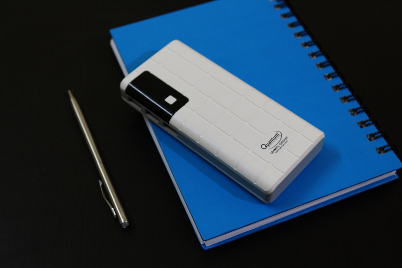 powerbank, battery, still life, gadgets, connection, creativity, blue, blue background, blank, studio shot, black background, power bank, equipment, paper