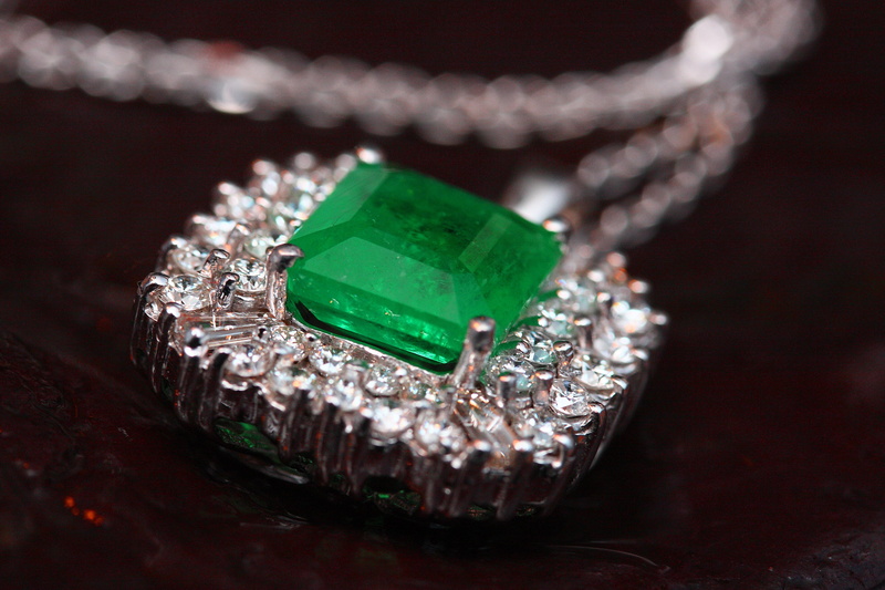 green color, 4K, expensive, ring, fashion, model, stone, beautiful, expense, precious gem, studio shot, personal accessory, design, photo, still life
