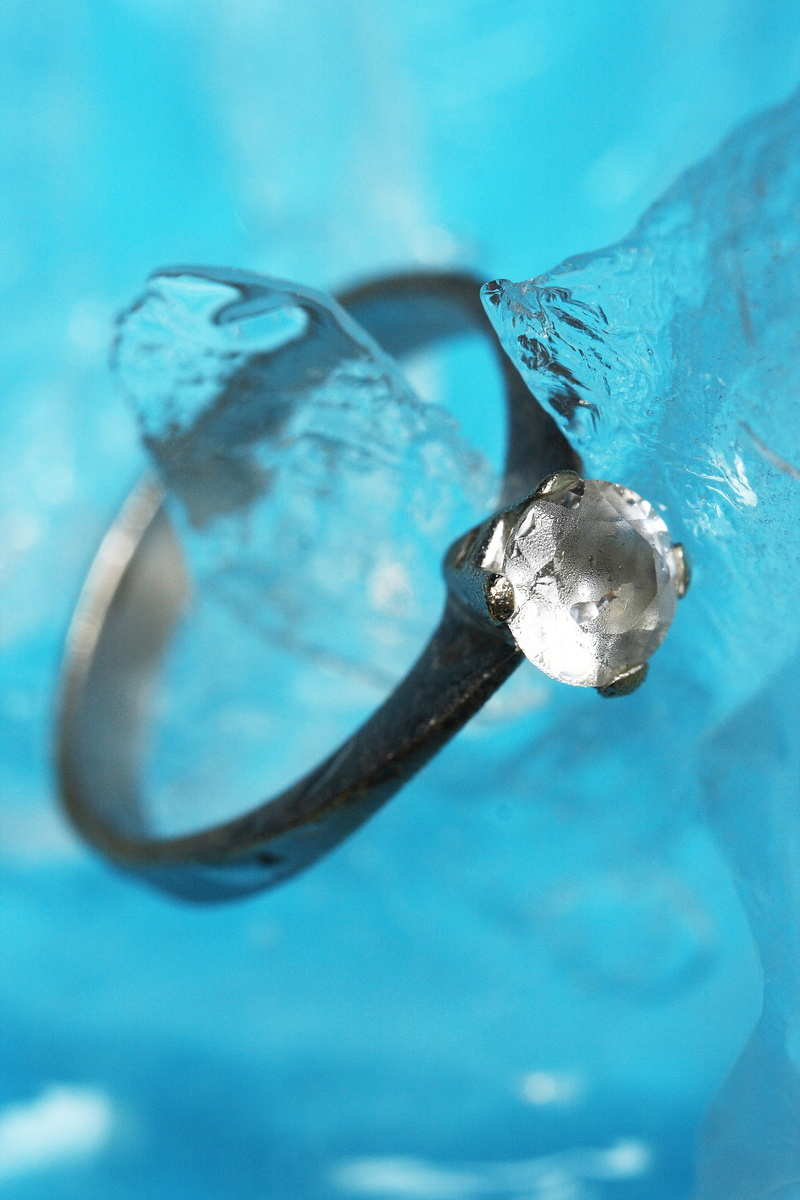 purity, metal, transparent, no people, marriage, Jewelry, animal themes, aesthetics, ice, selective focus, product photo, diamond, water, silver, Product