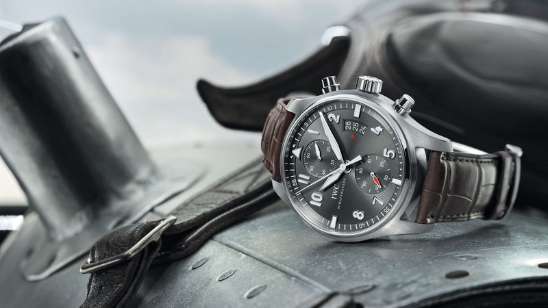 watch, dial, vintage, hours, number, focus on foreground, time, table, close-up, silver colored, accuracy, steel, no people, countdown, measurement, second
