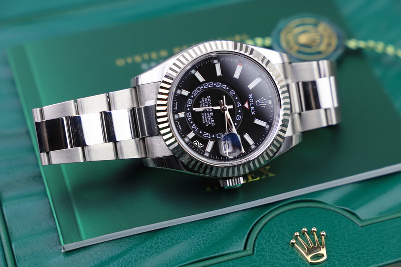 class, 4K, men, millenary watches, focus on foreground, close-up, metal, wristwatch, stylish, style, watch, rolex datejust, exclusive, audemars piguet
