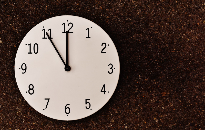 close-up, deadline, no people, night, dial, timepiece, clock, 5K, day, alarm clock, geometric shape, the eleventh hour, wall, shape, accuracy, clock face