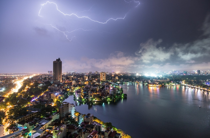 light, city, 1080P, extreme weather, skyscraper, storm, Hanoi, night, building exterior, Lightning, electricity, cloud - sky, power in nature, built structure