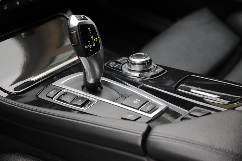 indoors, gear, communication, shift, technology, automatic, interior design, car, motor vehicle, decor, selective focus, no people, focus on foreground