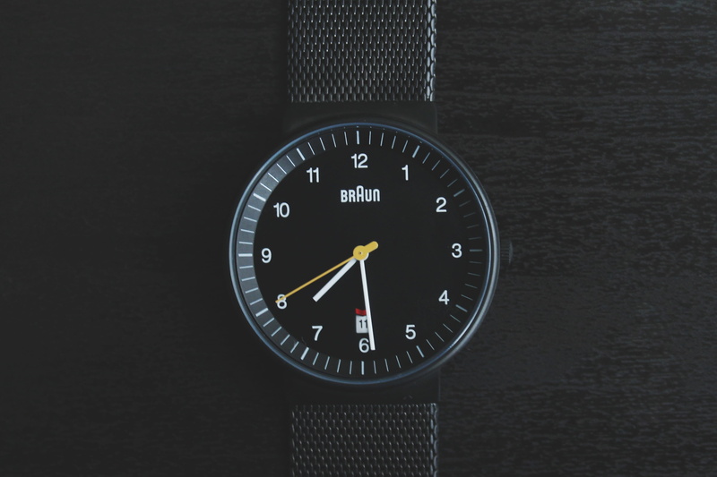 communication, close-up, timer, indoors, seconds, circle, transportation, clock, single object, studio shot, geometric shape, hours, shape, Analogue, round