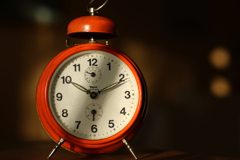 minute hand, deadline, no people, accuracy, classic, red, vintage, wood - material, alarm, indoors, focus on foreground, number, clock, minutes, clock face