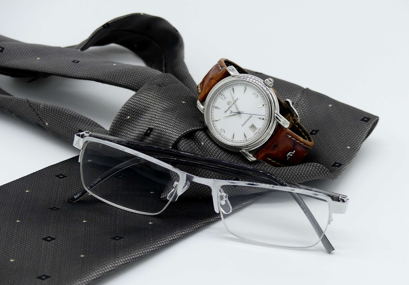 metal, man, tie, close-up, timepiece, fashion, chic, leather, minute hand, time, neck tie, classic, wrist watch, no people, black color, clock, glasses