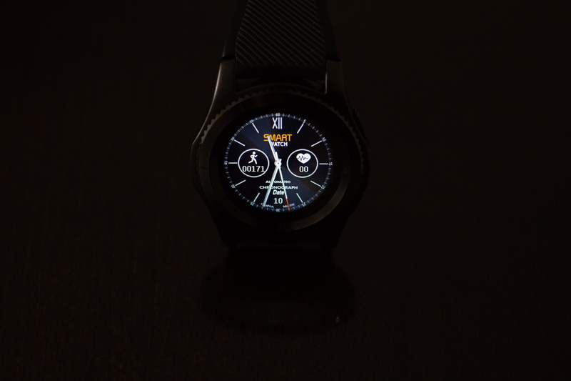 glass - material, heart rate monitor, app, pedometer, technology, reflection, clock face, smartwatch, indoors, accuracy, round, 5K, tech, number, copy space