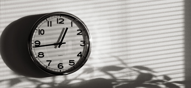 no people, business, wall clock, close-up, single object, 1080P, geometric shape, wall - building feature, Time, Clock, twelve, minute, bw, minute hand