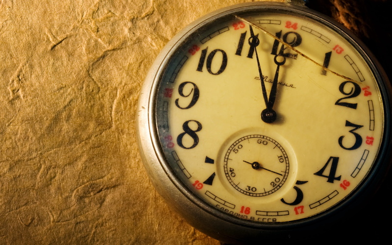 antique, obsolete, number, clock Face, geometric shape, the Past, objects/Equipment, single Object, studio shot, countdown, accuracy, circle, numbers, 12 OClock