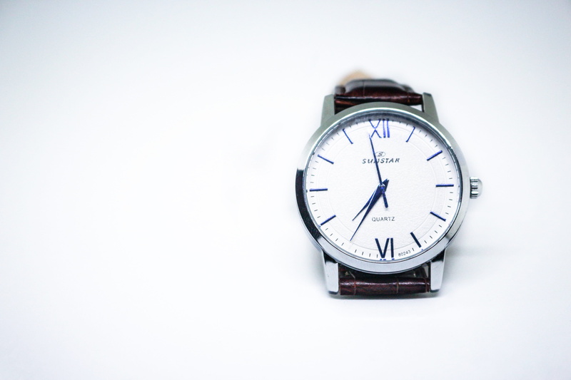 clock face, white background, clock, cut out, activity, 5K, ecommerce, hipster, single object, hour hand, alarm clock, clock hand, close-up, running, training