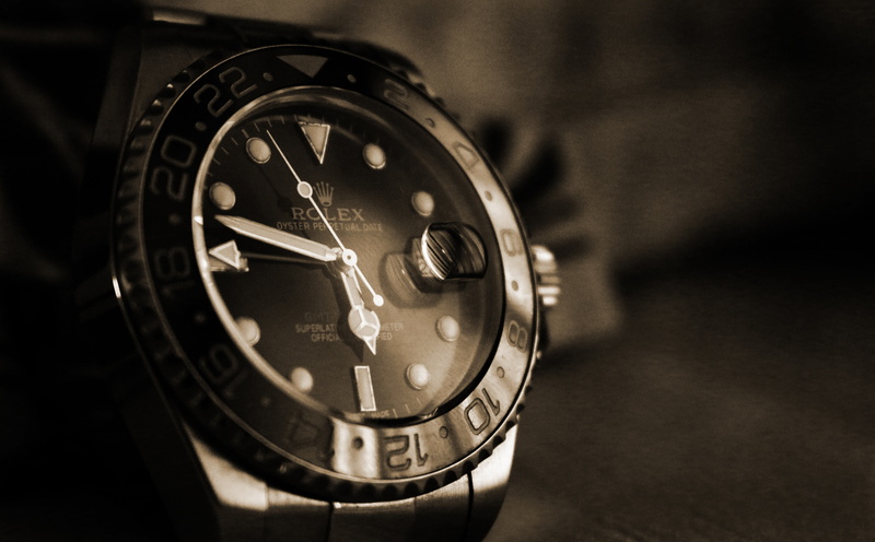 Vintage, indoors, minute hand, focus on foreground, rolex, analog, retro styled, second hand, steel, 5K, wristwatch, clock hand, close-up, number, watch