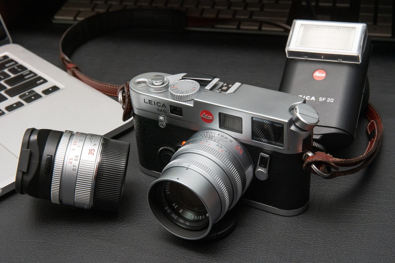 optical, still life, summicron35mm, leica, shutter, lens - optical instrument, skin, black color, modern, aperture, focus on foreground, equipment, indoors