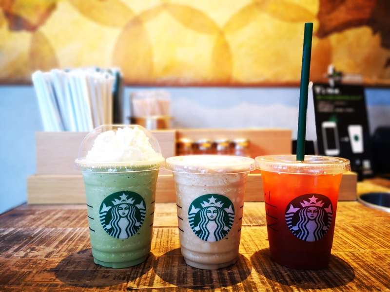 coffee, red, food, nature, close-up, starbucks, sunlight, glass, green, wellbeing, table, focus on foreground, multi colored, store, day, colors, healthy eating