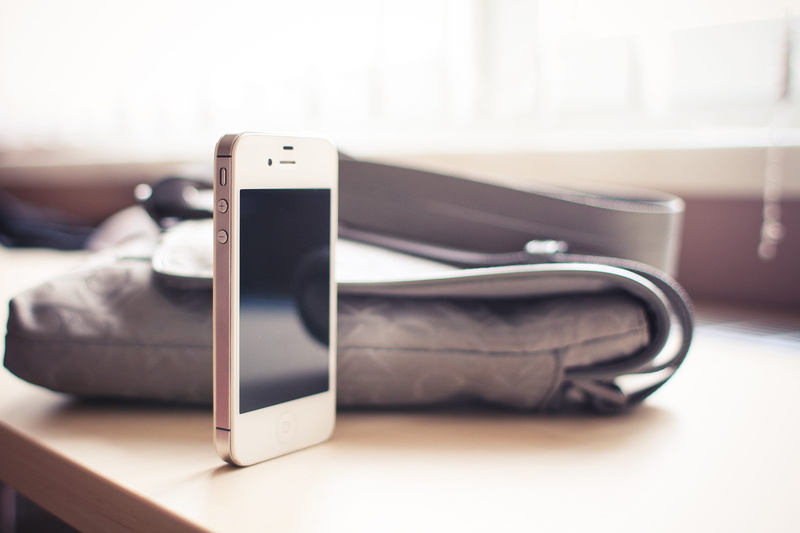 iPhone 4S, mobile Phone, day, 2K, business, communication, telephone, leather, close-up, focus on foreground, screen, connection, absence, old-fashioned