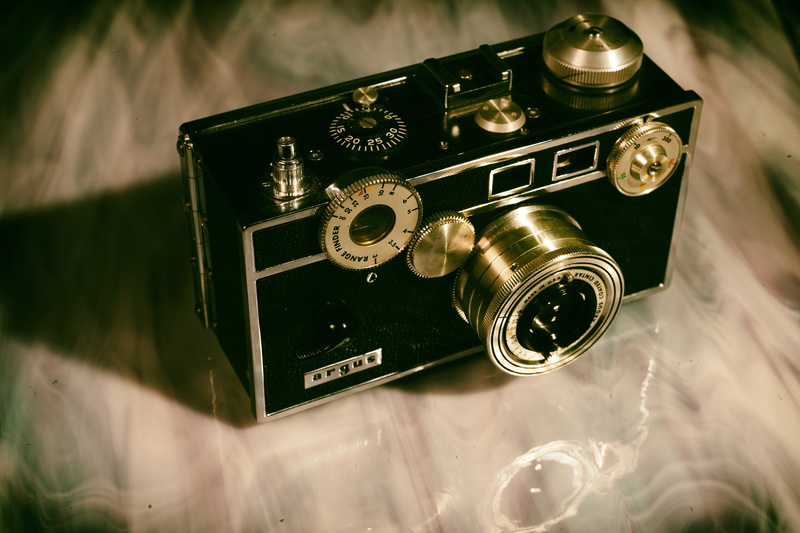 retro styled, vintage, argus, marble, indoors, photography, camera - photographic equipment, photography themes, text, old, metal, reflection, digital camera