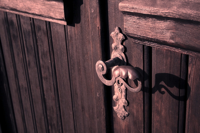 4K, closed, brass, old-fashioned, close-up, old, secret, entrance, ornate, no people, door handle, door knocker, door, knob, metal, day, wood, handle