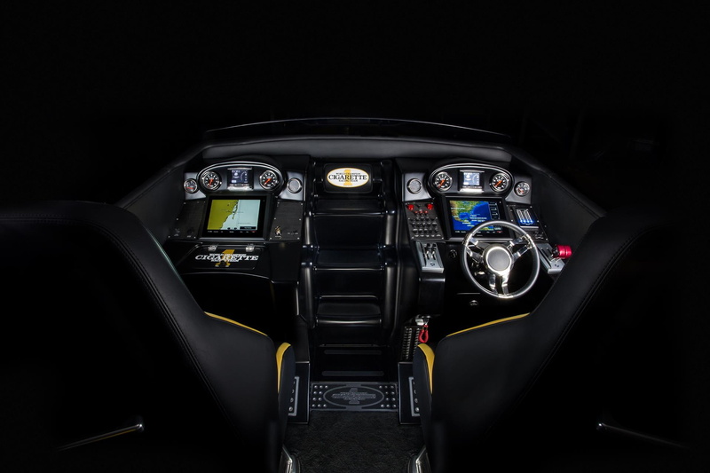 s, no people, mercedes, air vehicle, benz, vehicle interior, black background, gt, dark, car, close-up, copy space, mode of transportation, land vehicle