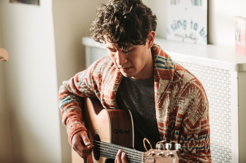 5K, string instrument, mandolin, man, building, lute, plucking an instrument, young men, person, playing, music, waist up, interior design, casual clothing