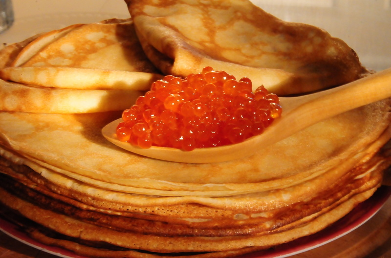 table, bread, wooden, breakfast, no people, still life, focus on foreground, 2K, indoors, ready-to-eat, pancake, plate, fruit, pancakes, serving size